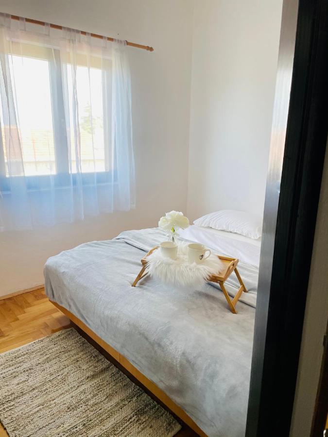 Apartments Krivicic Blue โปแมร์ ภายนอก รูปภาพ